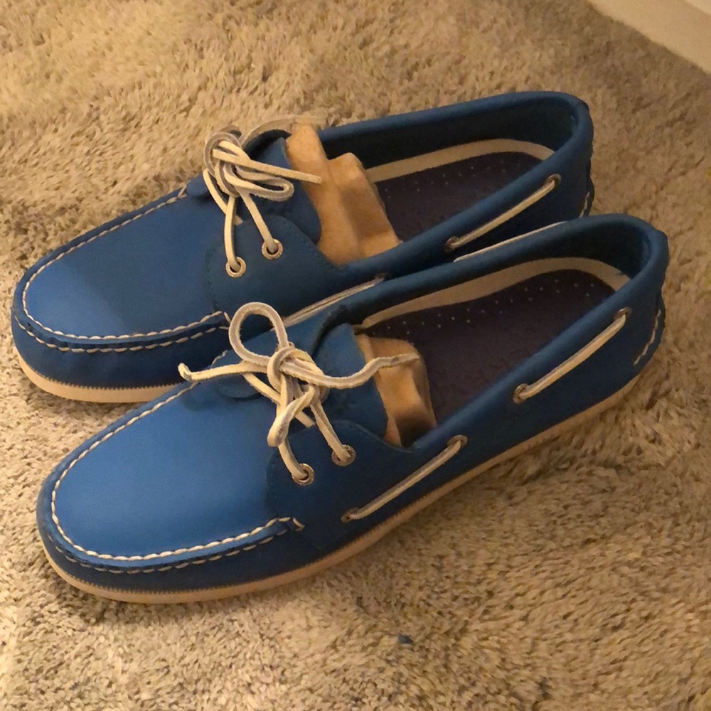 NWOT blue sperrys